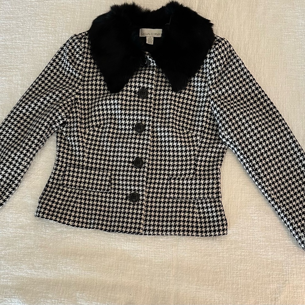 Casual Corner Black and White Checkered Blazer with Fur Collar